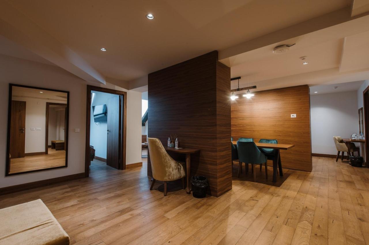 Hotel Nais Ni Kültér fotó