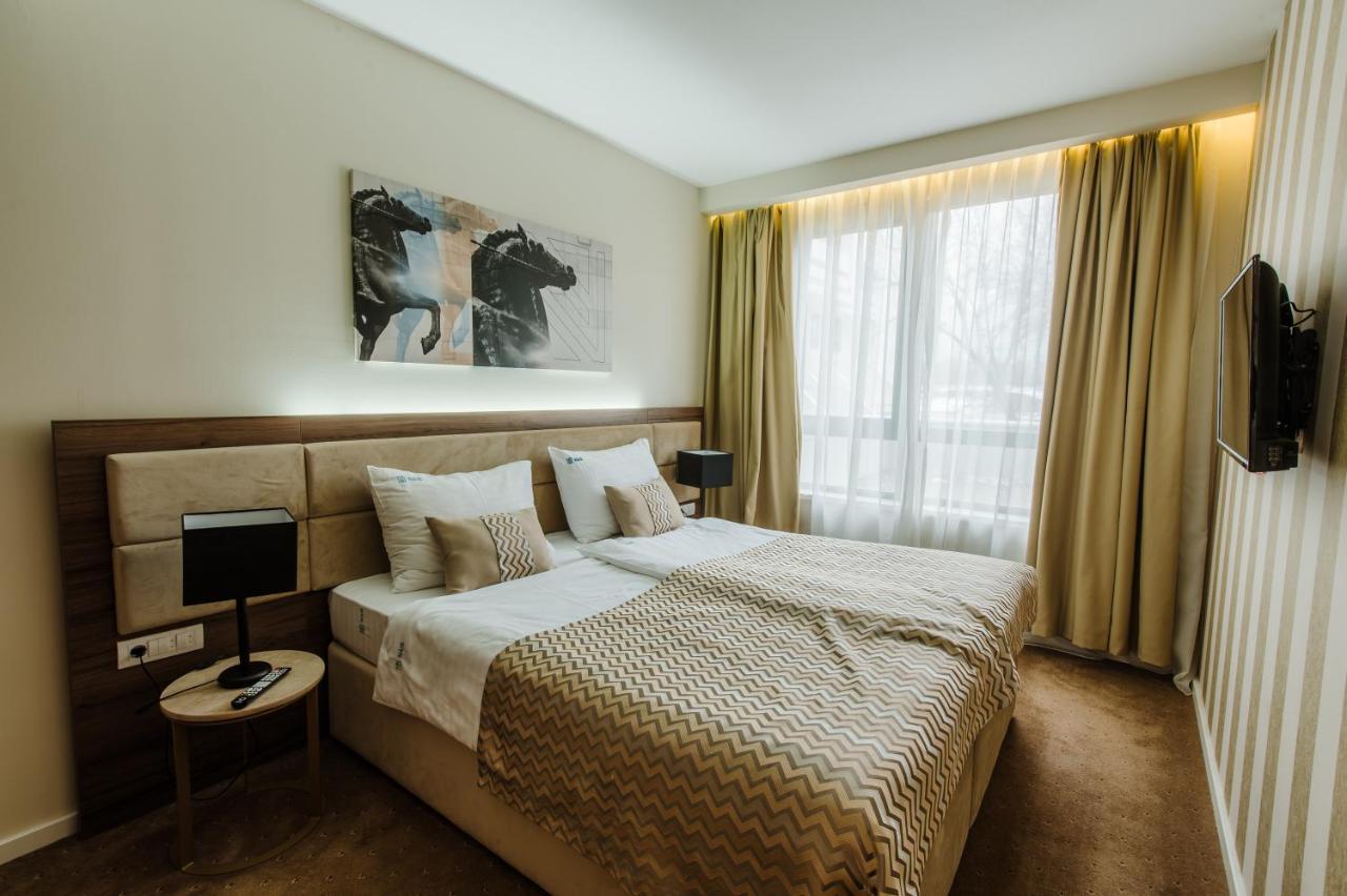 Hotel Nais Ni Kültér fotó