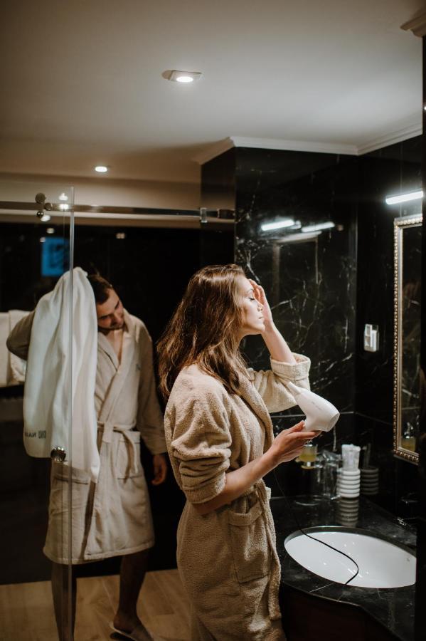 Hotel Nais Ni Kültér fotó