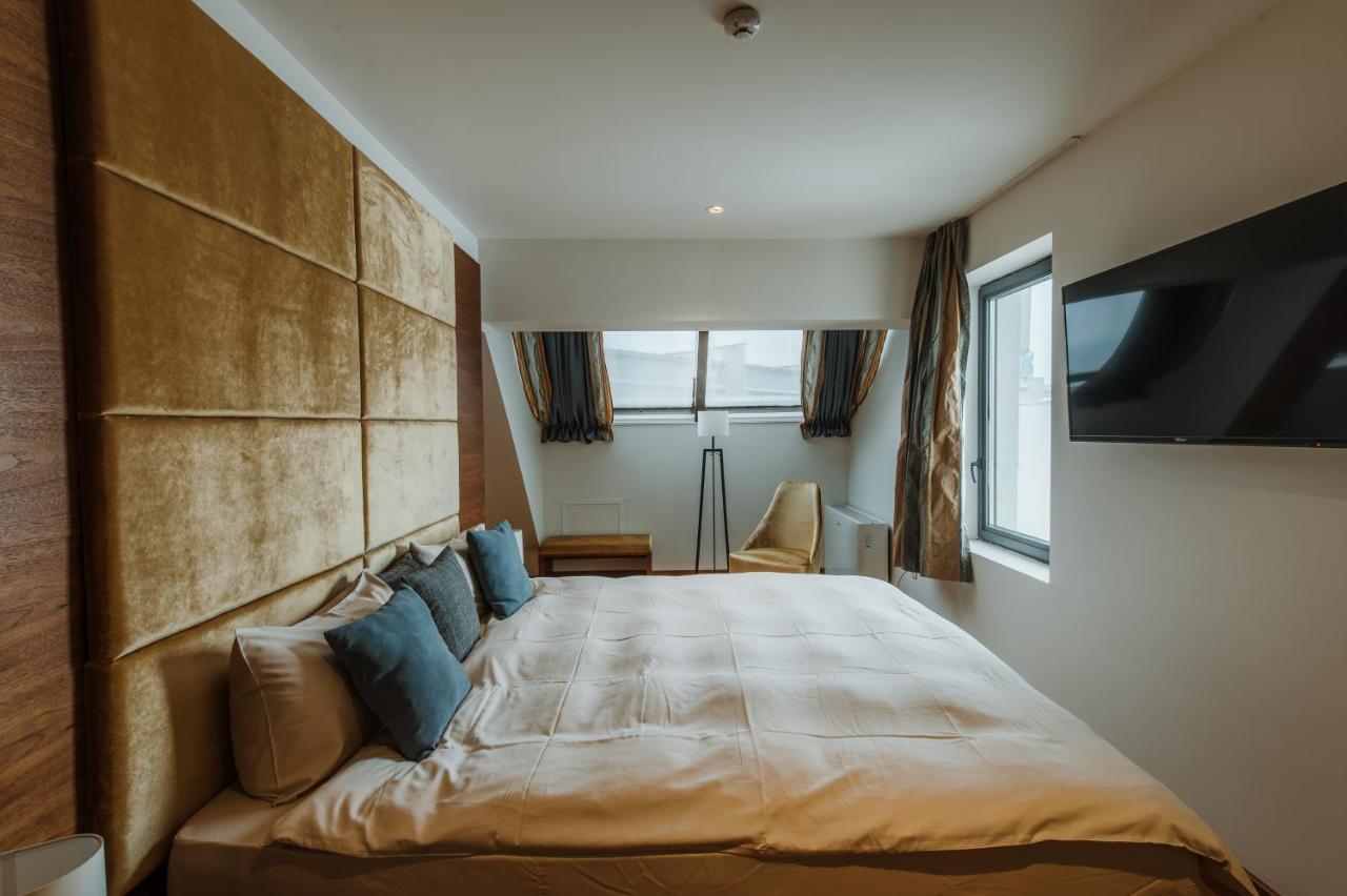 Hotel Nais Ni Kültér fotó