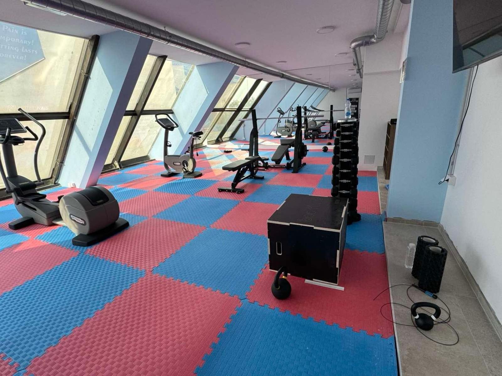 Hotel Nais Ni Kültér fotó