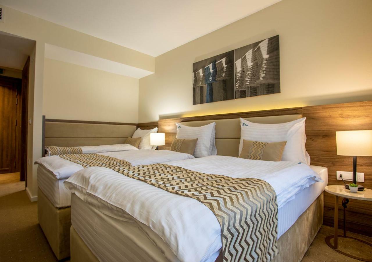 Hotel Nais Ni Kültér fotó