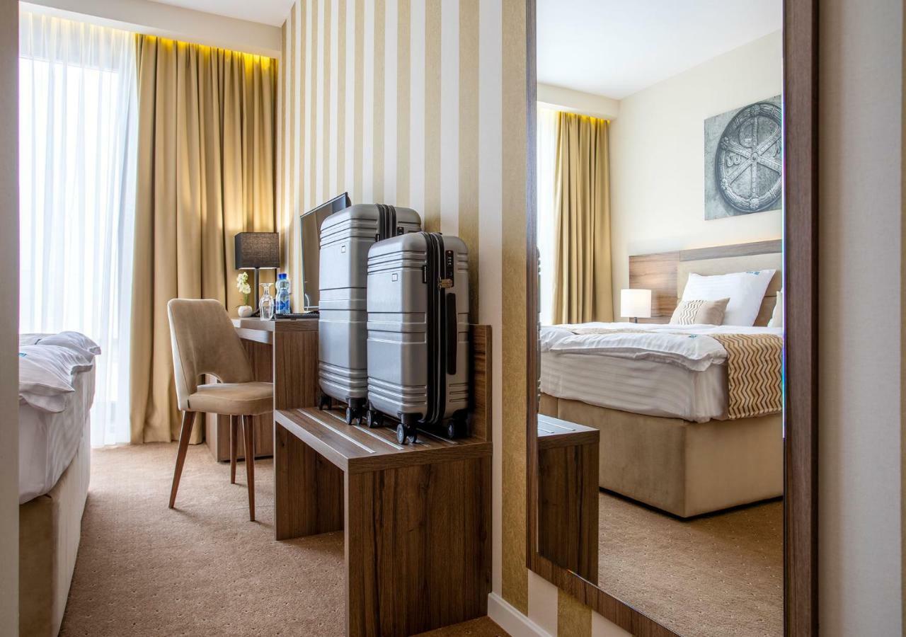 Hotel Nais Ni Kültér fotó