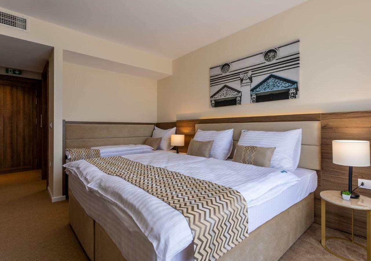 Hotel Nais Ni Kültér fotó