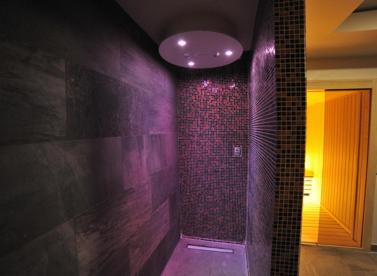 Hotel Nais Ni Kültér fotó