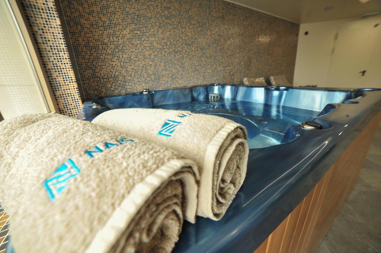 Hotel Nais Ni Kültér fotó