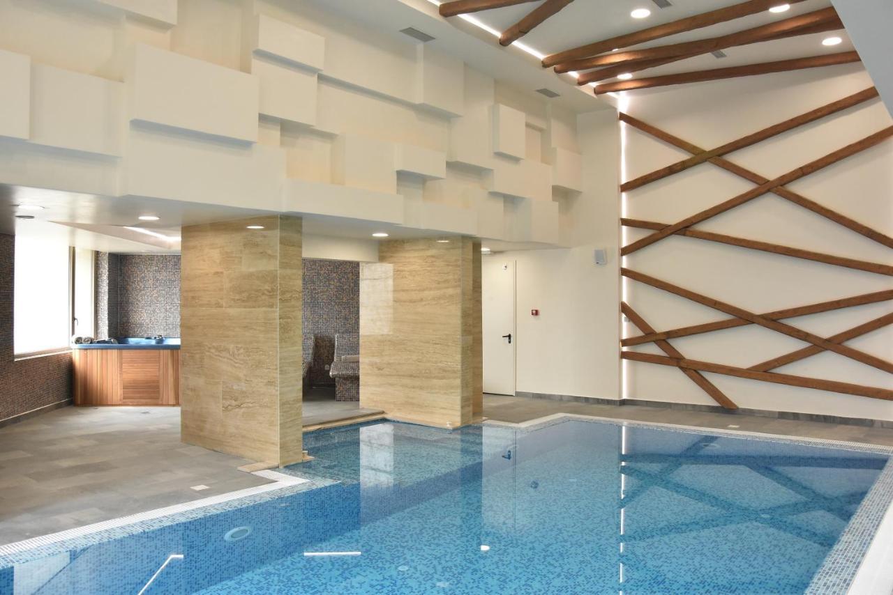 Hotel Nais Ni Kültér fotó